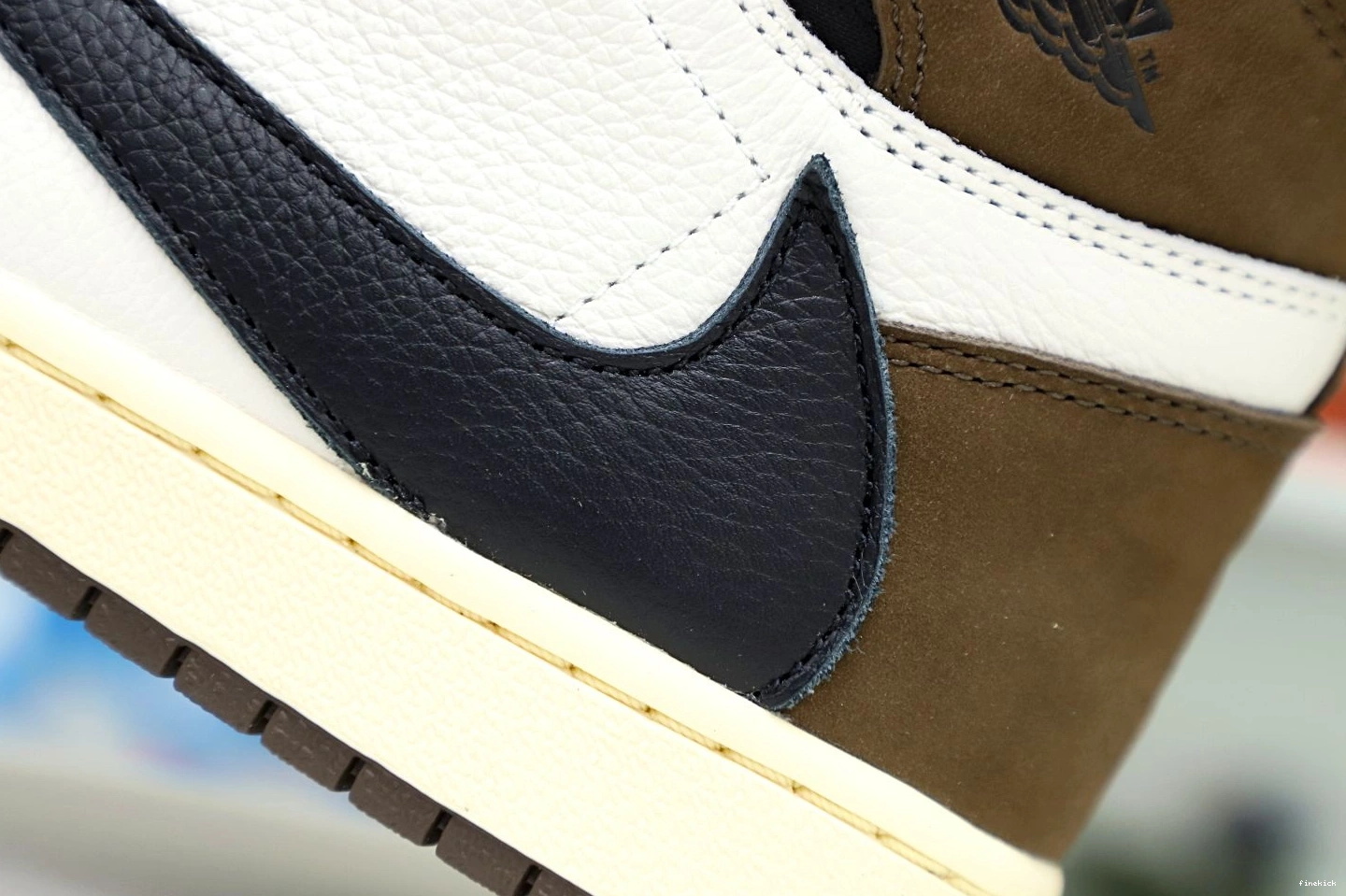 SCOTT JORDAN 1 TRAVIS RETRO OG HIGH 'MOCHA' X AIR 0922